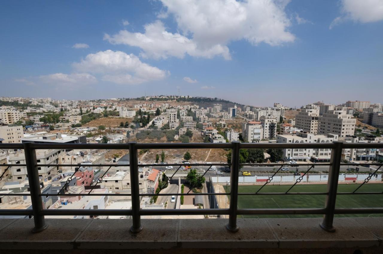 Red Crescent Guesthouse Ramallah Exterior foto